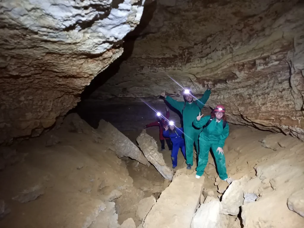cueva del sotillo victoria en las profundidades