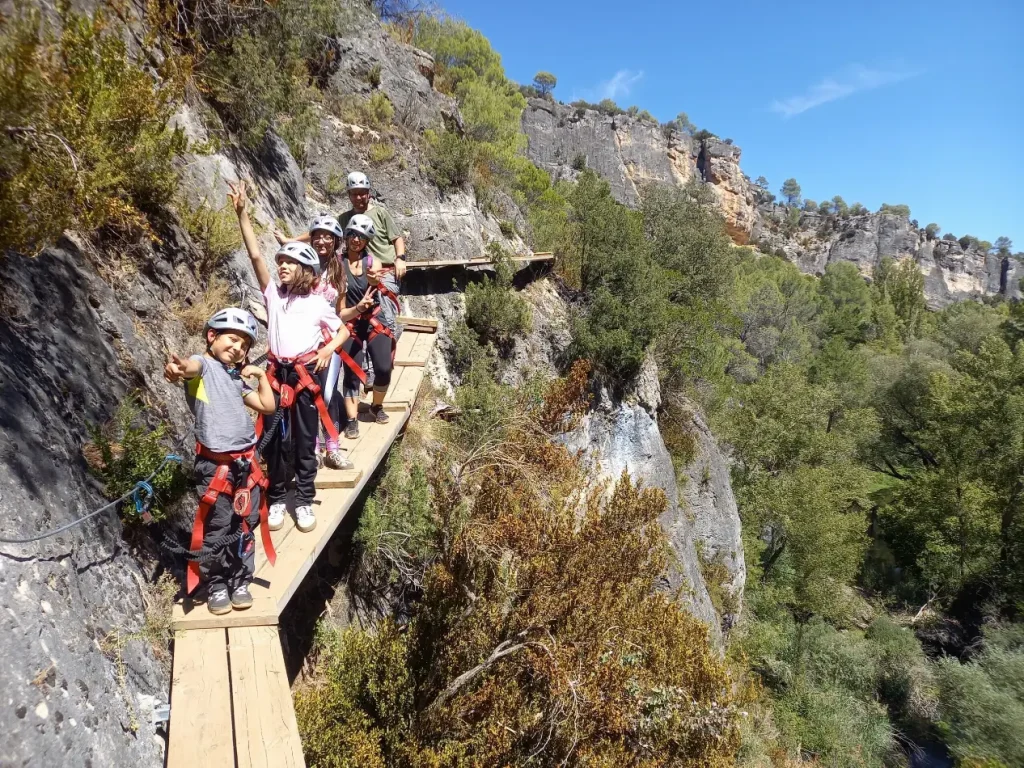 via ferrata en cuenca con ninos imgi 4