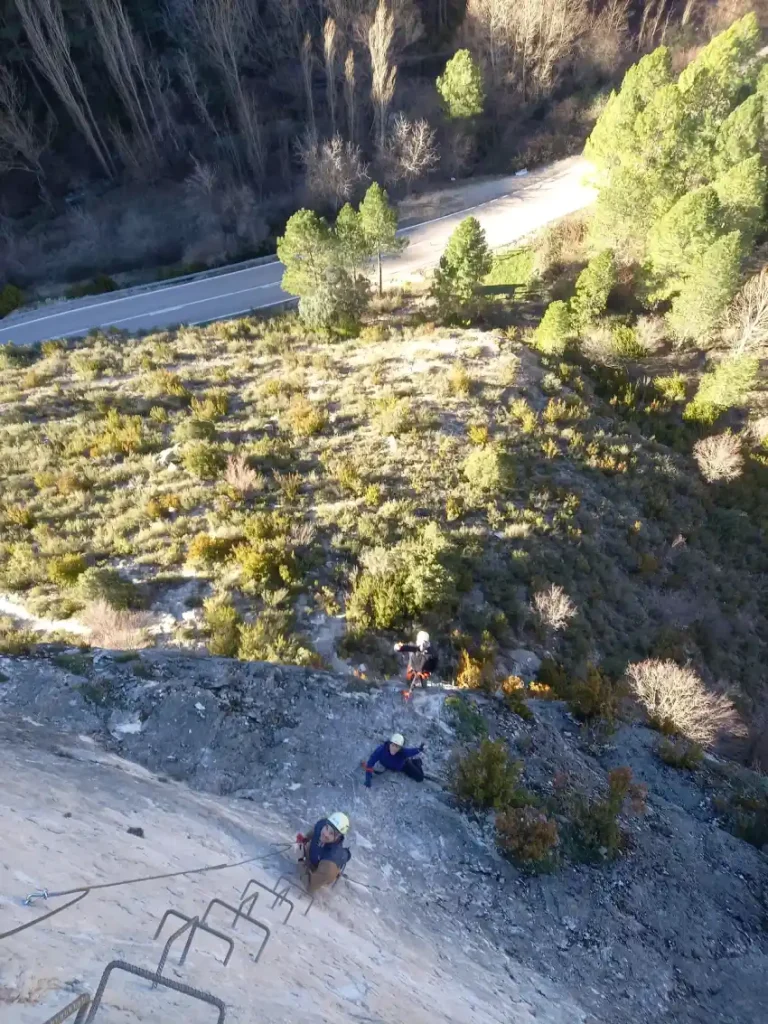 ascenso en solitario via ferrata fuertescusa 1