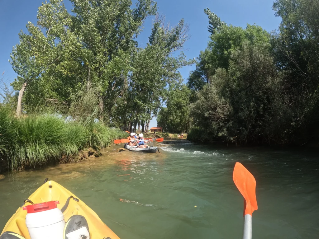 aterrizaje en la poza piraguismo cuenca scaled