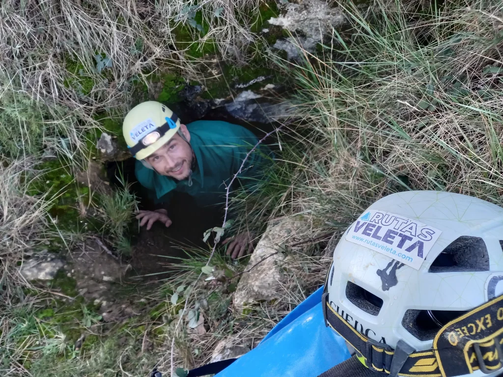 derniers reflets sur la neige cueva del sotillo scaled