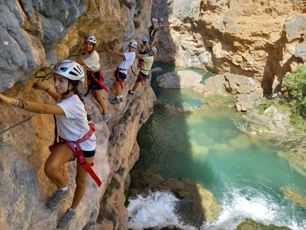 dominando la verticalidad via ferrata ventano del diablo scaled