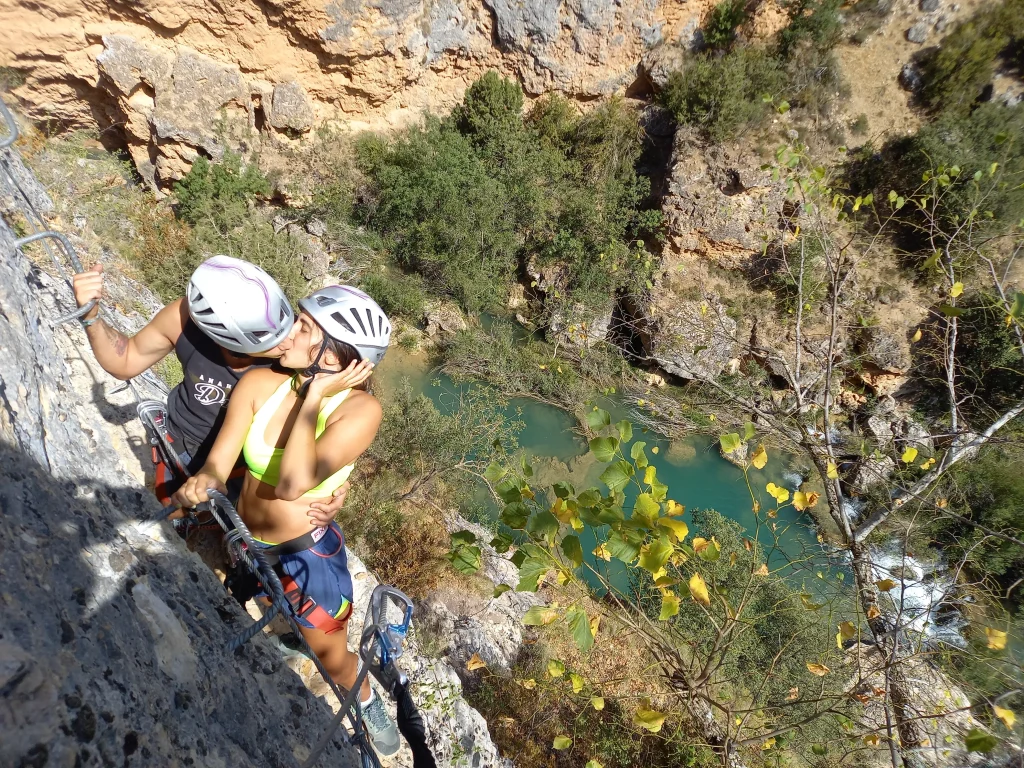 equilibrio sobre el abismo via ferrata ventano del diablo