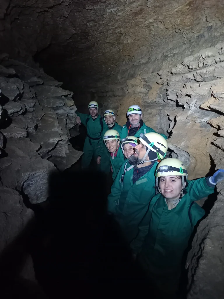 la montagne en mode hiver cueva del sotillo scaled