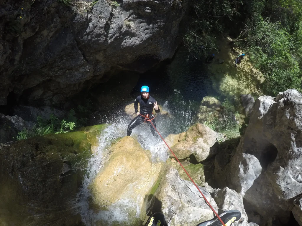 rapel bajo la ducha barranco de la hoz somer scaled